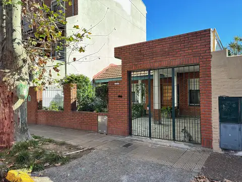 Casa 4 ambientes próximo Av Maipú. Olivos