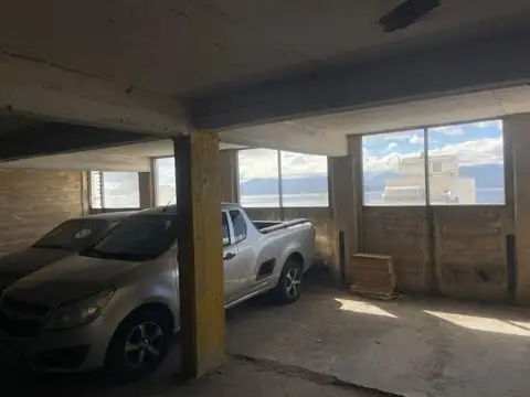 Cochera comoda cubierta en venta Centro Bariloche