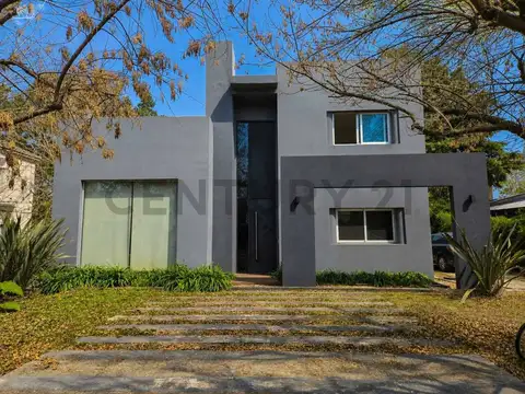 Gran Casa en Uno de los Mejores Sectores del Barrio  ¡Tu Próximo Proyecto!
