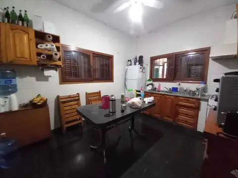 Casa 5 ambientes con 3 baños