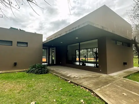 Casa en Venta al Oeste
