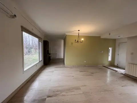 Casa 4 ambientes con 1 baño