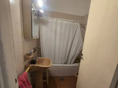 Depto Tipo Casa 6 ambientes con 2 baños
