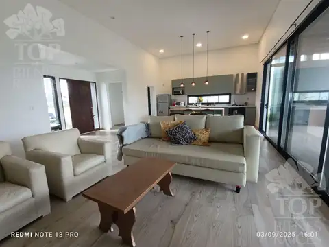 Casa 5 ambientes con 2 baños
