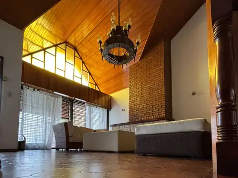 Casa 6 ambientes con 3 baños