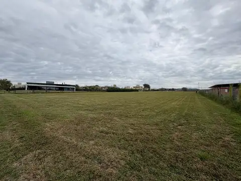 LOTE EN VENTA 2100 M2 - ESTACION DEL CARMEN