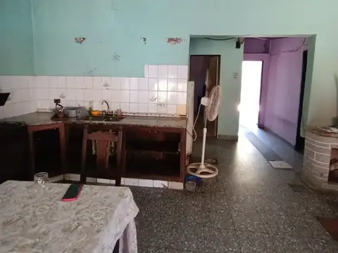 Casa 3 ambientes con 1 baño