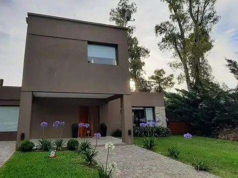 Casa en Alquiler de 3 dormitorios