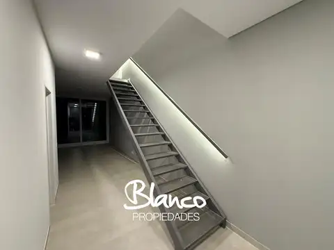 Departamento 5 ambientes con 4 baños