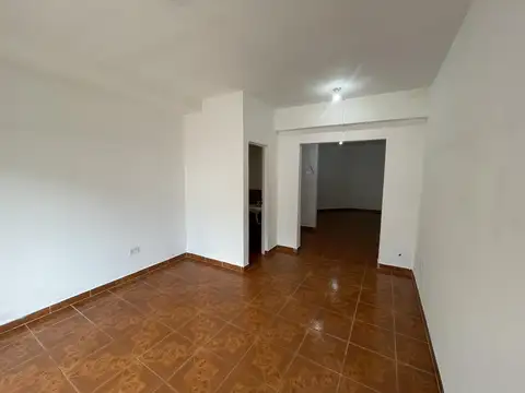 Local en Alquiler en Pilar Centro, $ 650.000