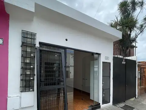 LOCAL | 38 M² | VIDRIERA | A LA CALLE | ZONA COMERCIAL | PILAR CENTRO