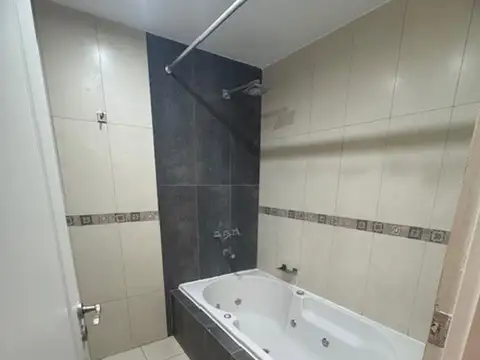 Casa 5 ambientes con 4 baños