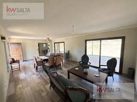 Casa 7 ambientes con 1 baño