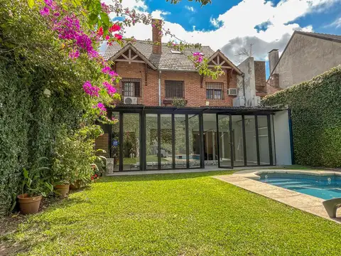 Casa en Alquiler con 1 cochera