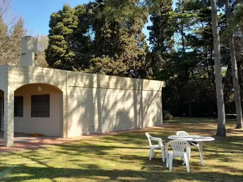 VENTA CASA 5 AMBIENTES CON LOTE DE 1100 M2. CHASCOMÚS