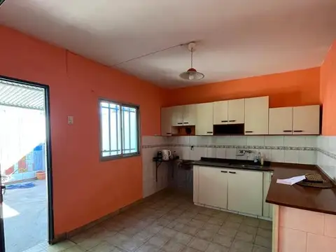 Casa en Alquiler con 1 cochera
