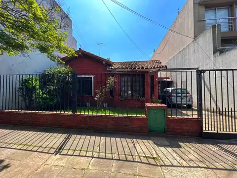 ALEM 1600, Piso 0