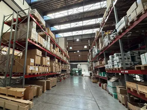 Excelente Depósito Unico con 16 mts altura Mixtura 3 VENTA