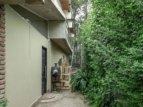 Casa 7 ambientes con 2 baños