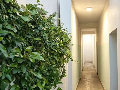 Casa 7 ambientes con 2 baños