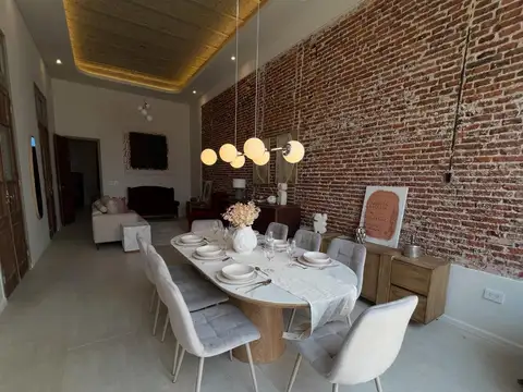 Casa 6 ambientes con 4 baños