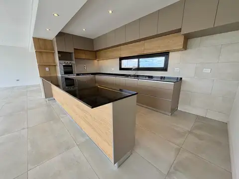 Araoz al 5700