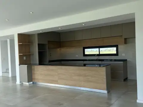 Araoz al 5700