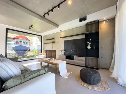 Casa 6 ambientes con 5 baños