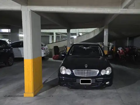 Cochera en Abasto