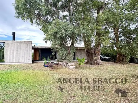Hermosa Casa en Parada Robles.