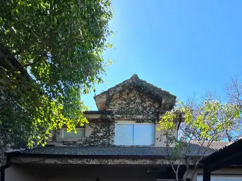 CASA EN VENTA EN LA HORQUETA 4 AMBIENTES