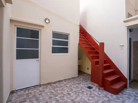 Ph Tipo Casa 2 amb con 2  Patios y Terraza Propia - Sin Expensas . Reciclado a nuevo  