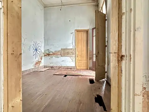 Casa con gran potencial de reciclaje.
