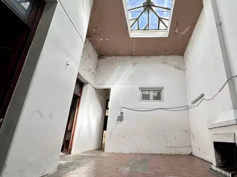 Casa 5 ambientes con 1 baño