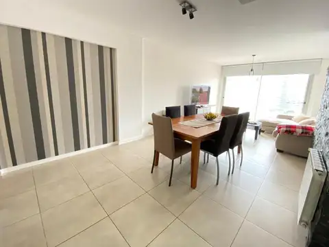 Departamento 4 ambientes con 2 baños