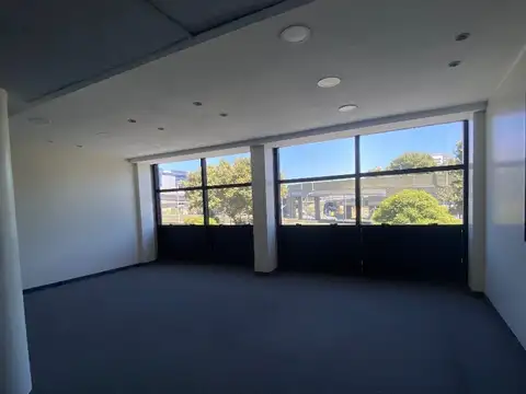 Oficina muy luminosa 