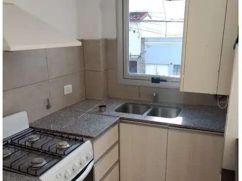 Semipiso 2 ambientes a la calle