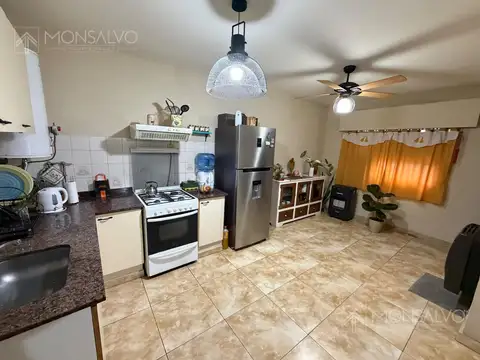 Casa en Venta con 3 cocheras