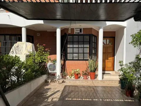 PH-4 ambientes-Cochera-Patio Con Parrilla y Quincho