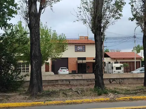 DEPTO EN ALQUILER 2 DORM. CON COCHERA - LAS HERAS