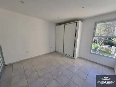 Dúplex en alquiler c/ cochera en Matheu