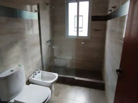 Casa de Categoría en Altos de la Ribera - Alquiler