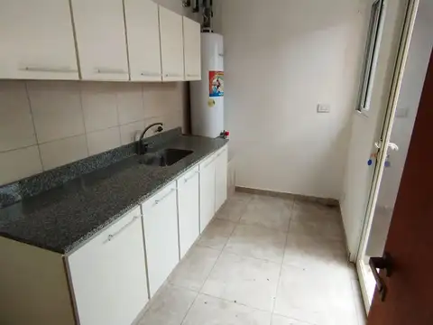 Casa 8 ambientes con 3 baños