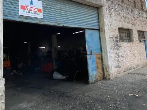 Galpón con vivienda – 598 m² cubiertos sobre lote de 688 m² – Ideal actividad industrial – Barrio Nuestra Señora de la Guardia