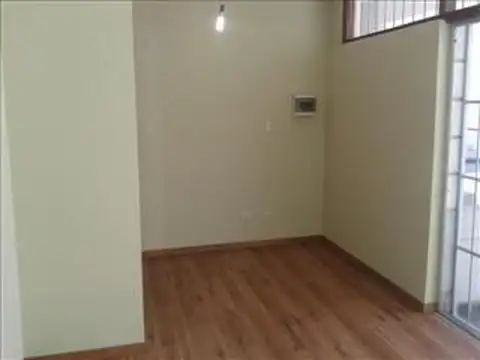 Mendoza 200, Piso PB