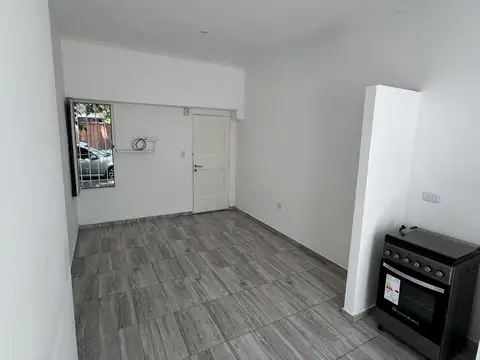 Alquiler de PH 2 dormitorios al frente, en La Plata