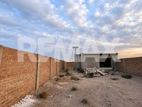 CASA 1  DORM A TERMINAR EN CENTENARIO
