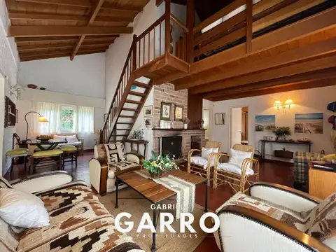 Casa 4 ambientes con 2 baños