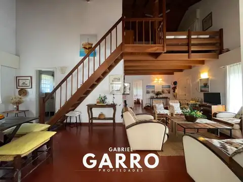 De Los Langostinos 299