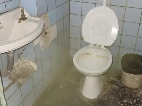 Piso con 23 habitaciones y 5 baños - RENTA